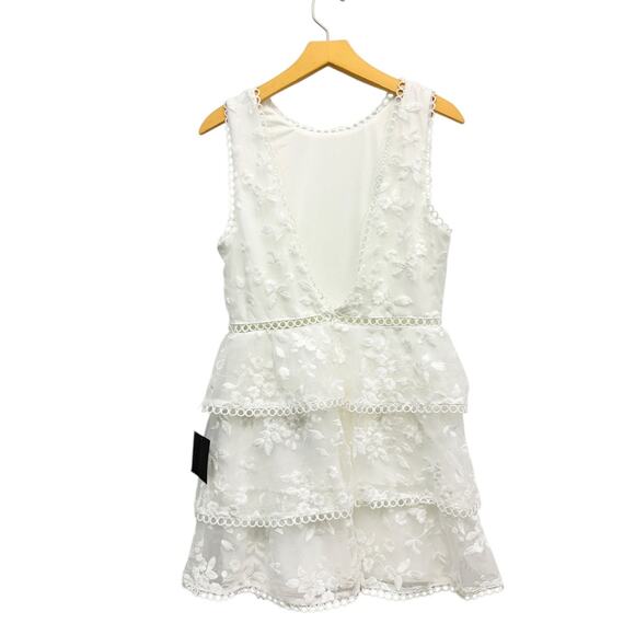Lulus Look So Sweet White Embroidered Lace Mini Dress size Medium NWT - Picture 3 of 7
